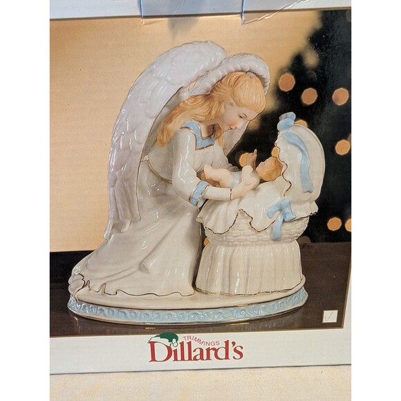New Dillard’s Angel and Baby Musical Figurine 6" Christmas Decoration Trimmings - Picture 2 of 9